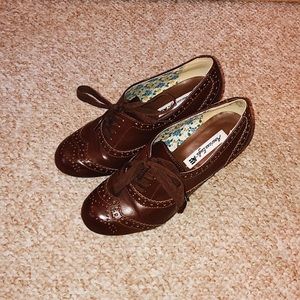 American Eagle Oxford Heels